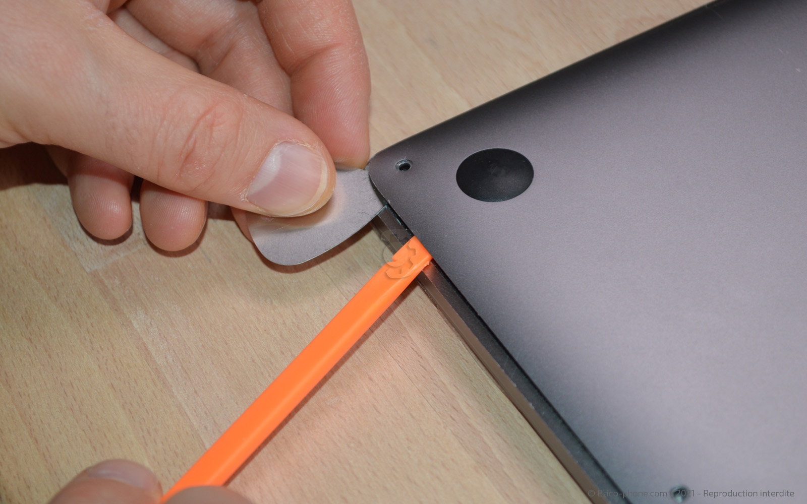 Changement de batterie sur Macbook Pro 13 pouces A1708 EMC 3164 - 2017 photo 3