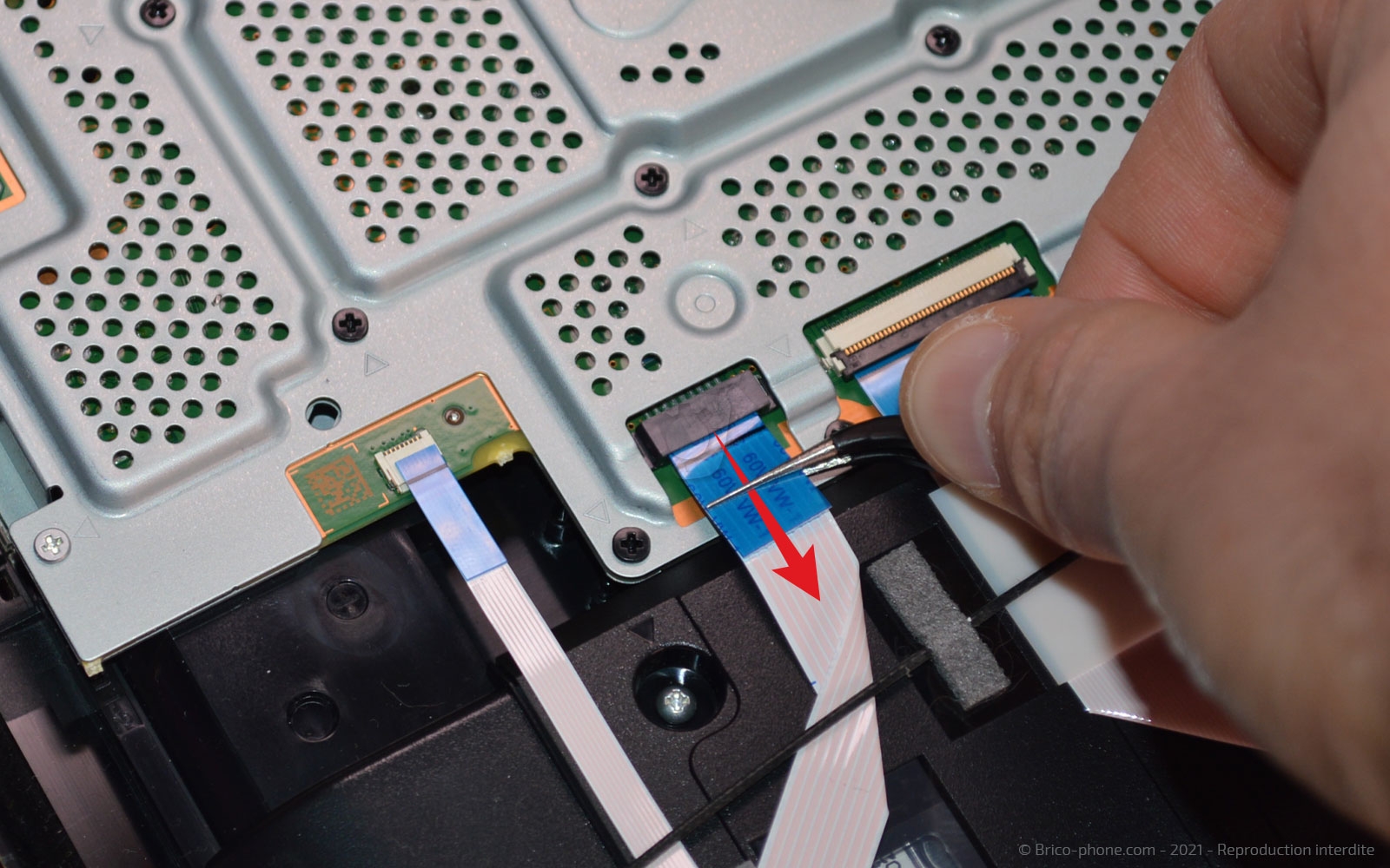 Changement du lecteur Blu-Ray sur Playstation 4 SLIM photo 3