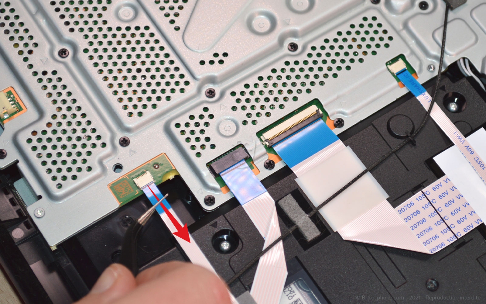 Changement du ventilateur sur Playstation 4 SLIM photo 2