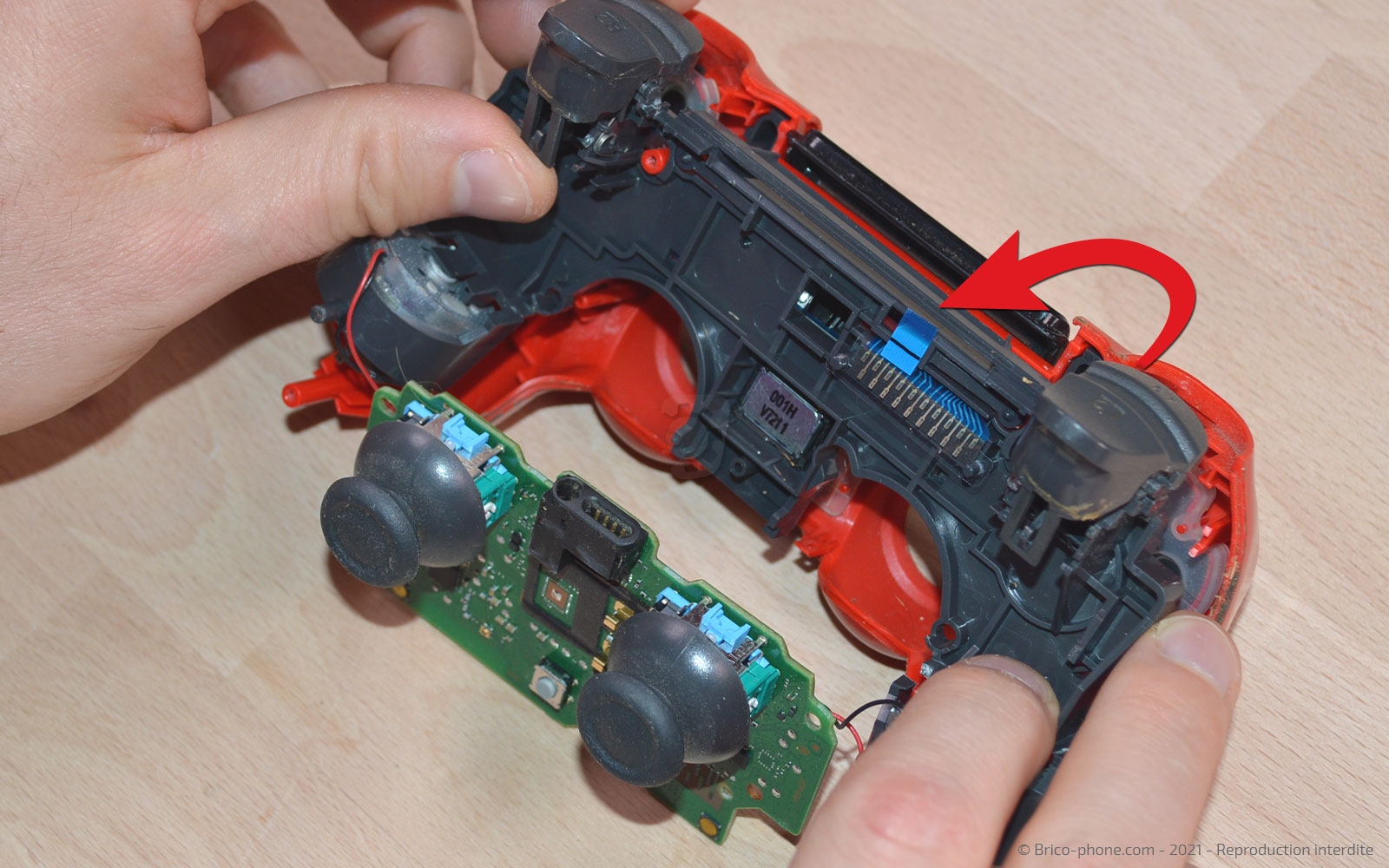 Démontage complet de la manette sur Playstation 4 SLIM photo 3