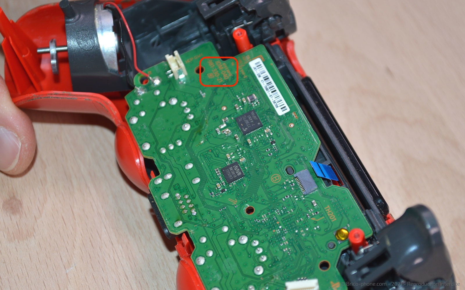 Changement de la batterie de la manette sur Playstation 4 SLIM photo 1