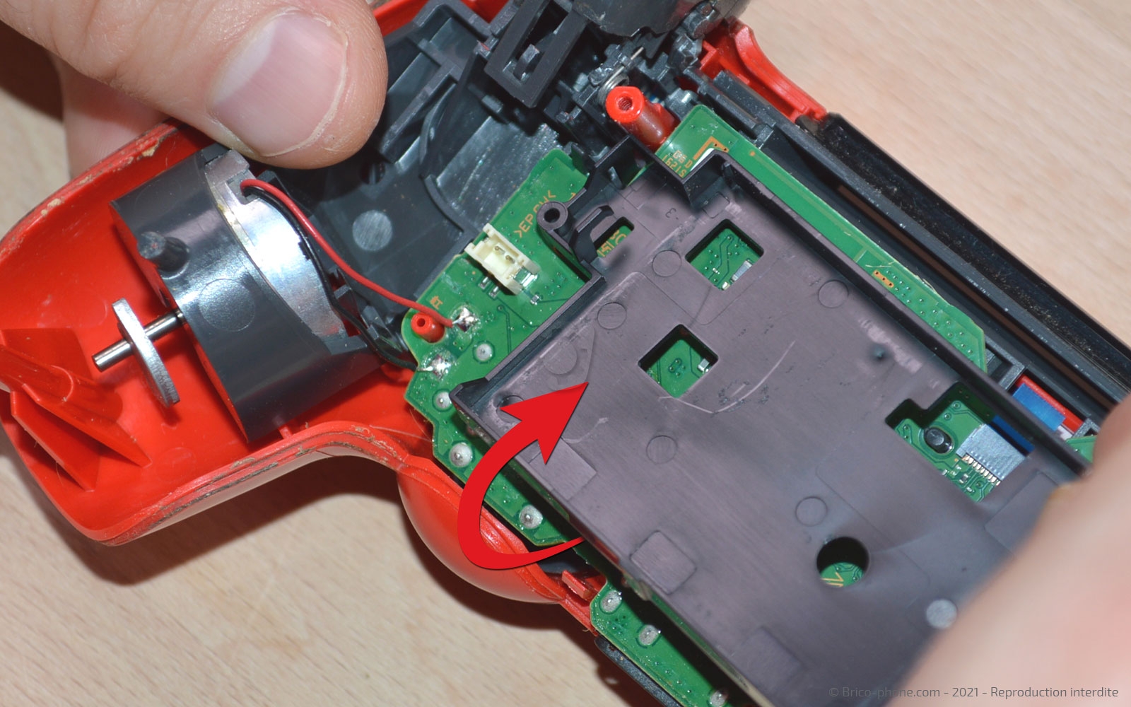 Changement de la batterie de la manette sur Playstation 4 SLIM photo 2