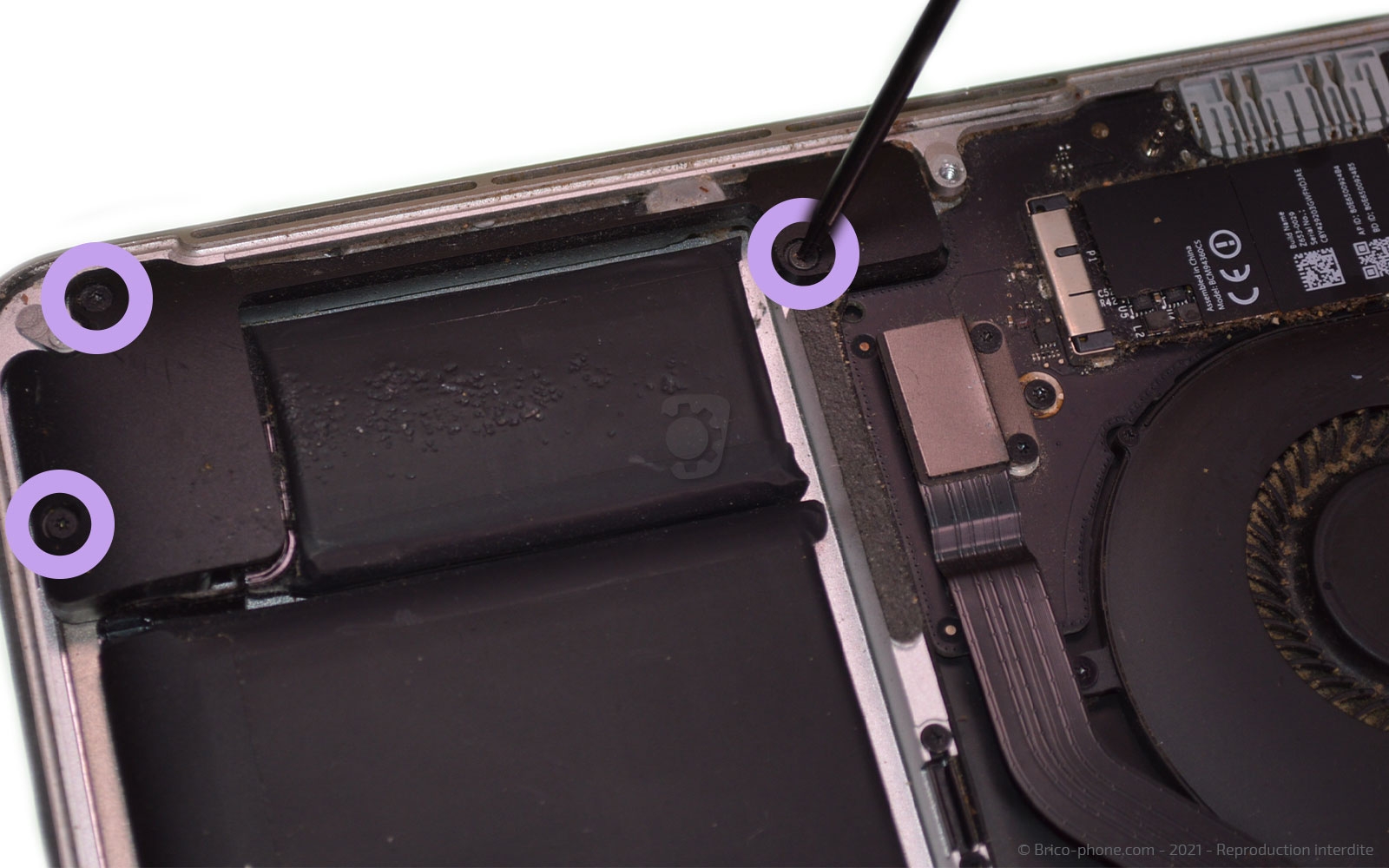 Changer les haut-parleurs sur Macbook Pro 13 pouces A1502 EMC 2875 - 2014 photo 1