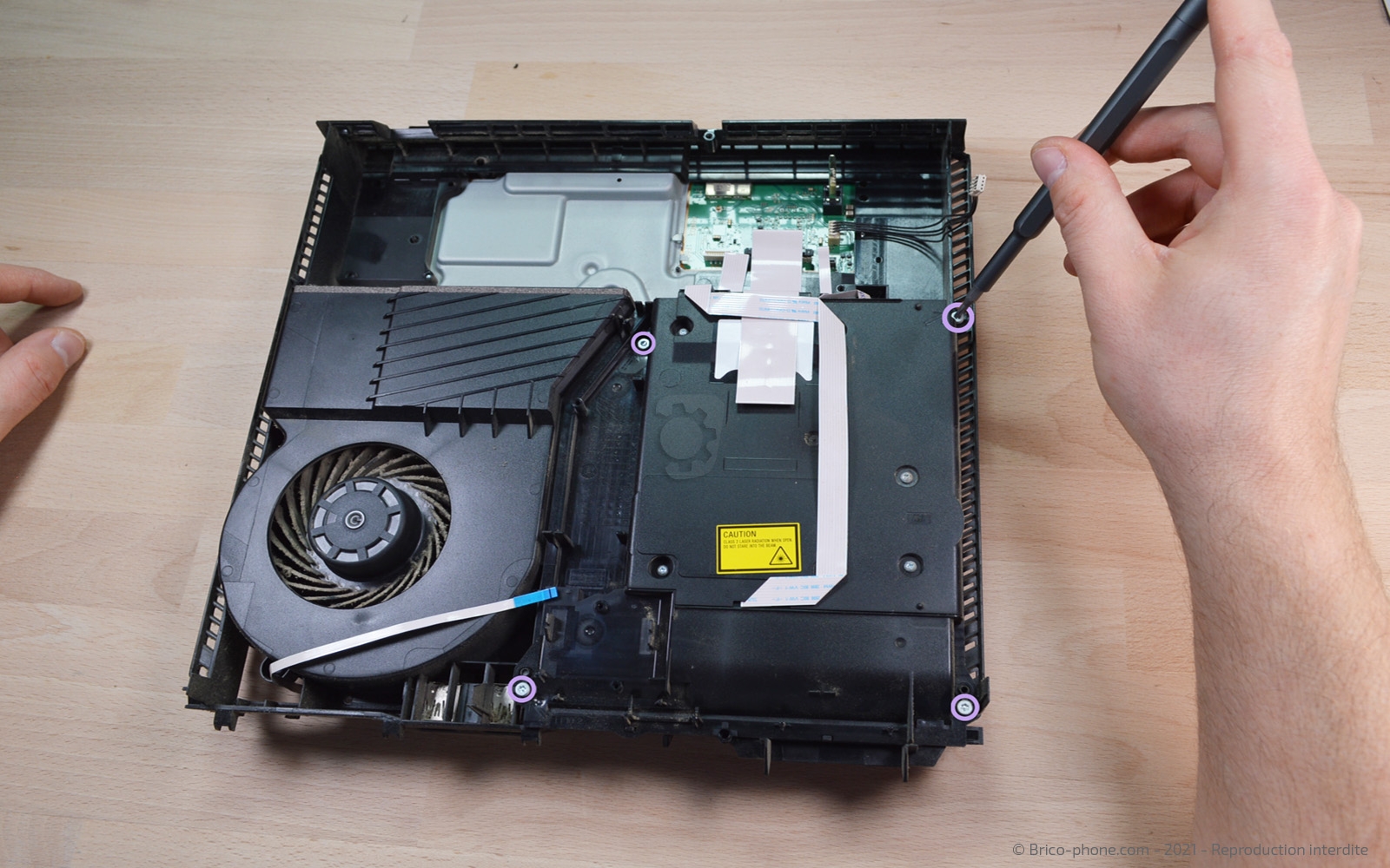 Démontage complet de la Console sur Playstation 4 photo 1