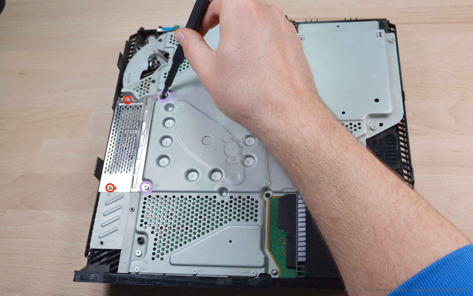 Démontage complet de la Console sur Playstation 4 photo 3