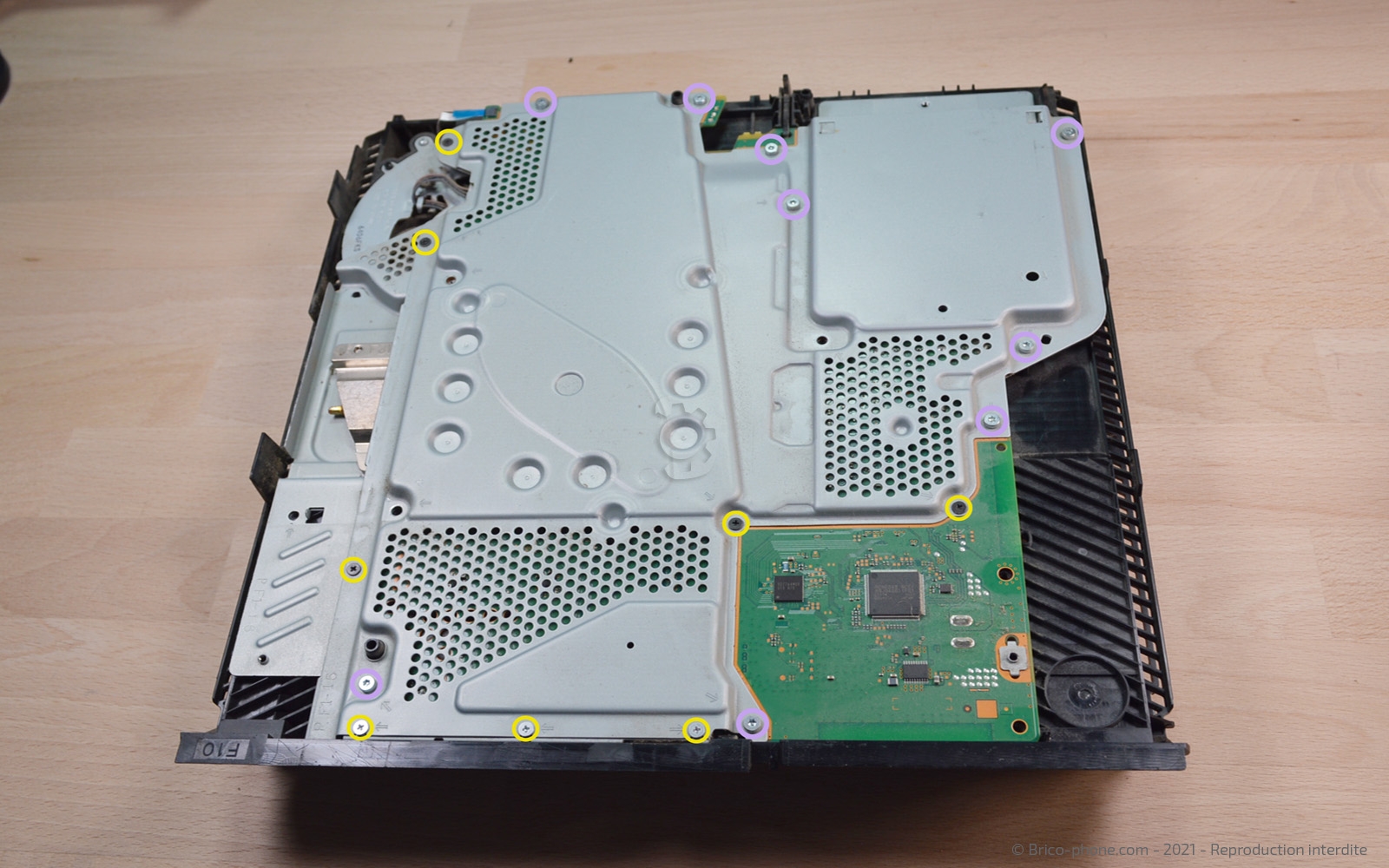Démontage complet de la Console sur Playstation 4 photo 1