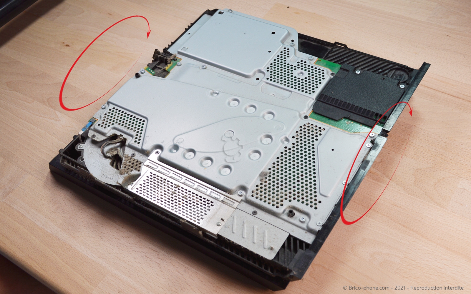 Changement du bloc d'alimentation sur Playstation 4 photo 1