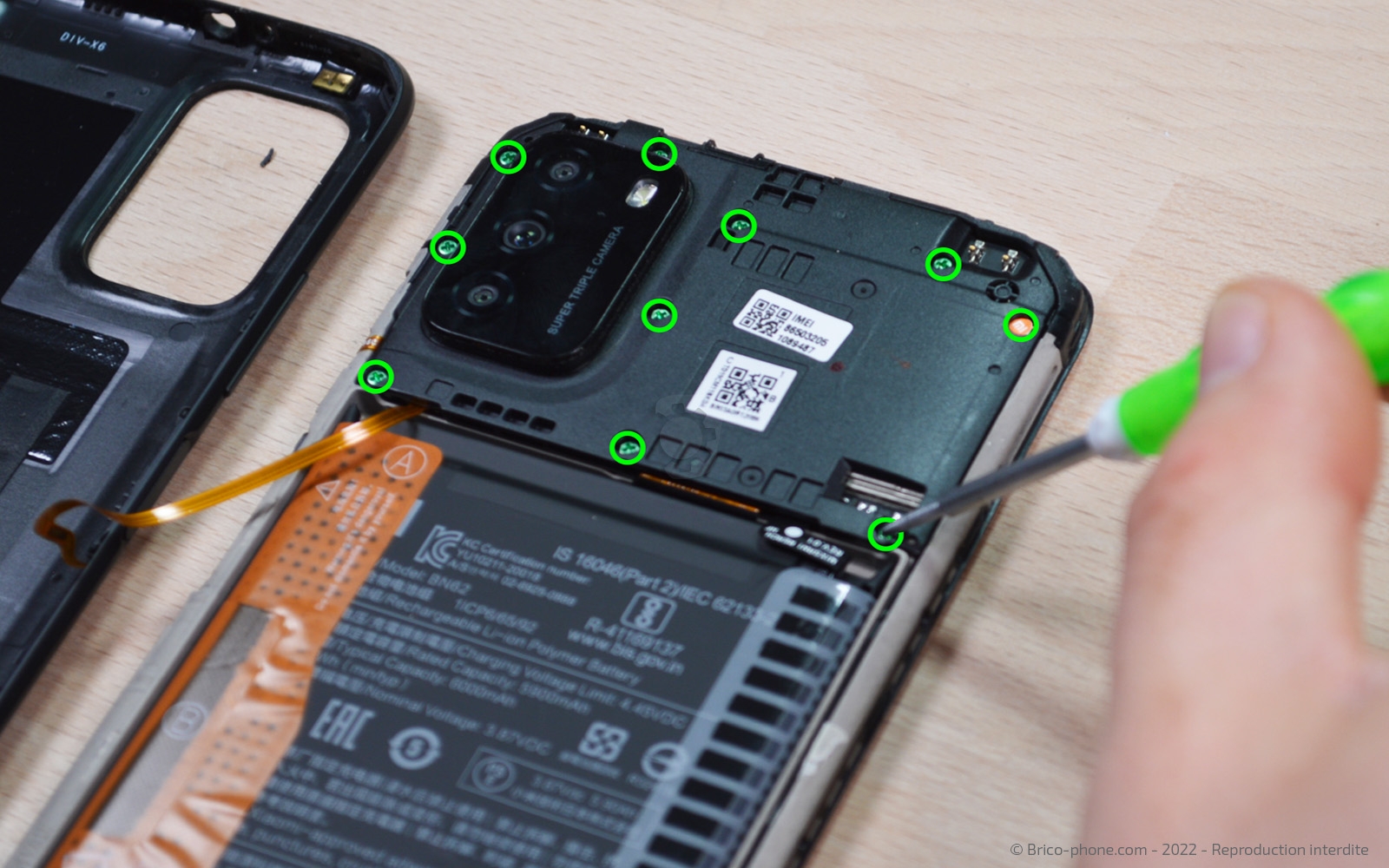 Changement de batterie sur Poco M3 photo 2