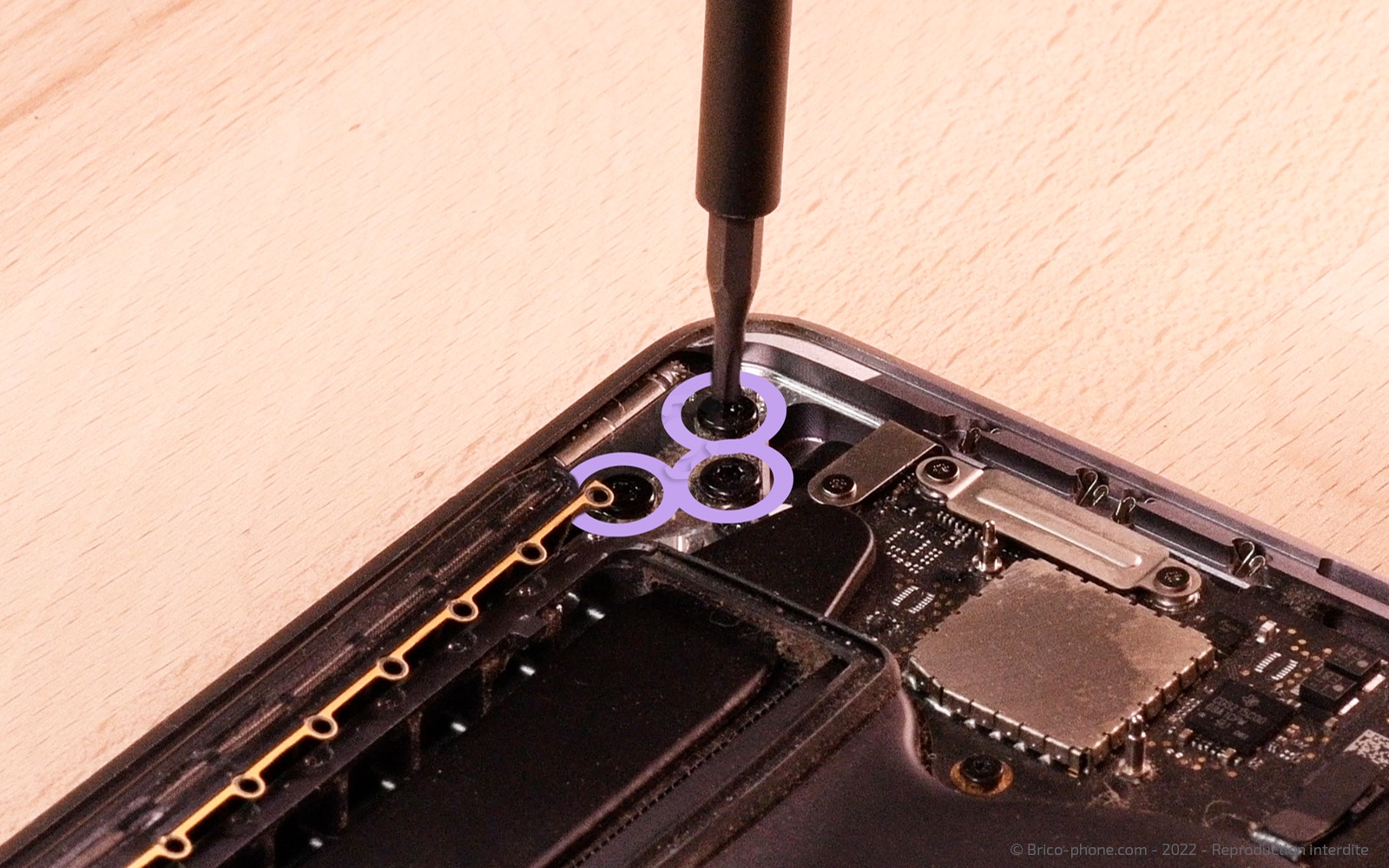 Changement d'écran sur Macbook Pro 15 pouces A1707 EMC 3072 - 2016 photo 1