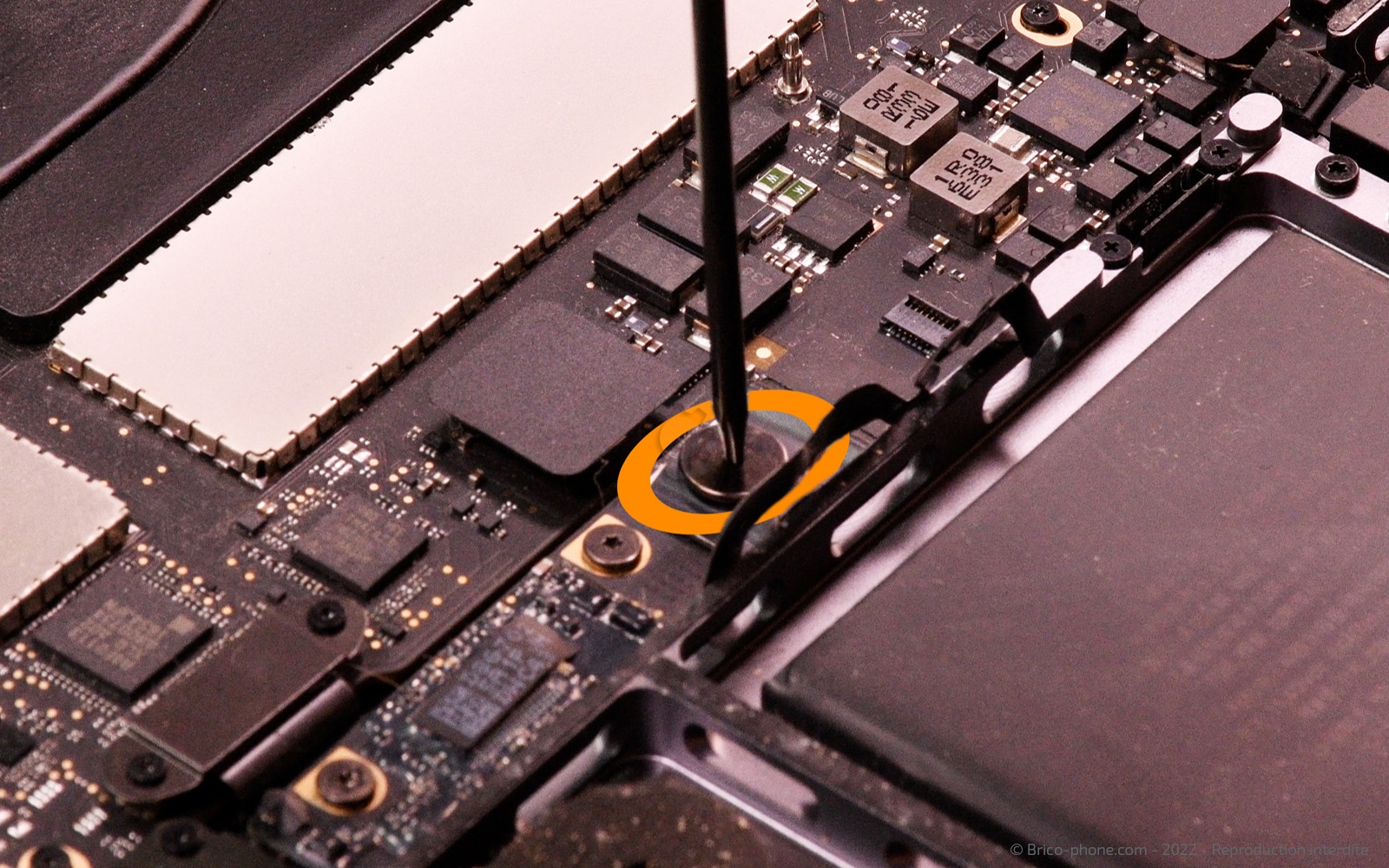 Changement batterie sur Macbook Pro 15 pouces A1707 EMC 3072 - 2016 photo 1