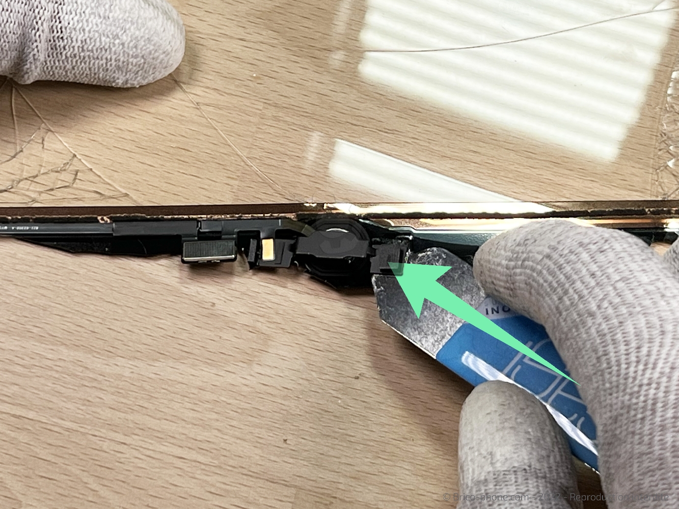 Changement de la vitre tactile sur iPad 9 2021 photo 3