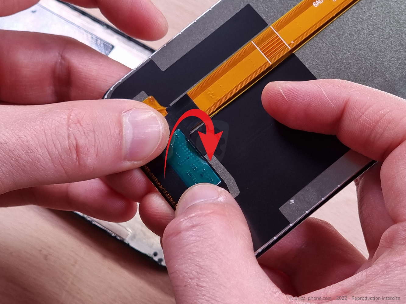 Changement de l'écran (vitre + LCD) sur A53S photo 2