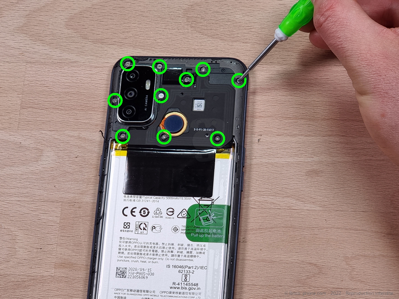 Changement de batterie sur A53S photo 1