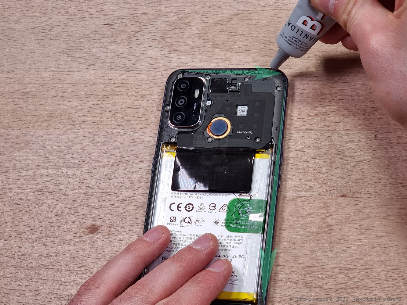 Changement de la vitre arrière sur A53S photo 1