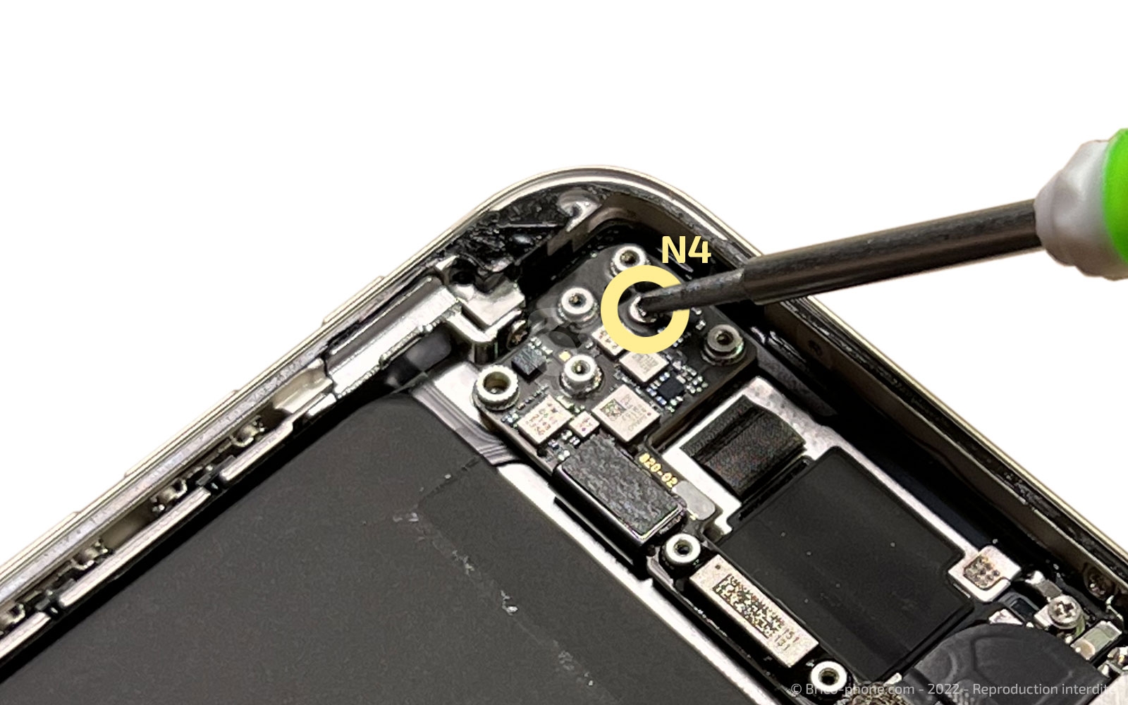 Démontage complet sur iPhone SE 2022 photo 1