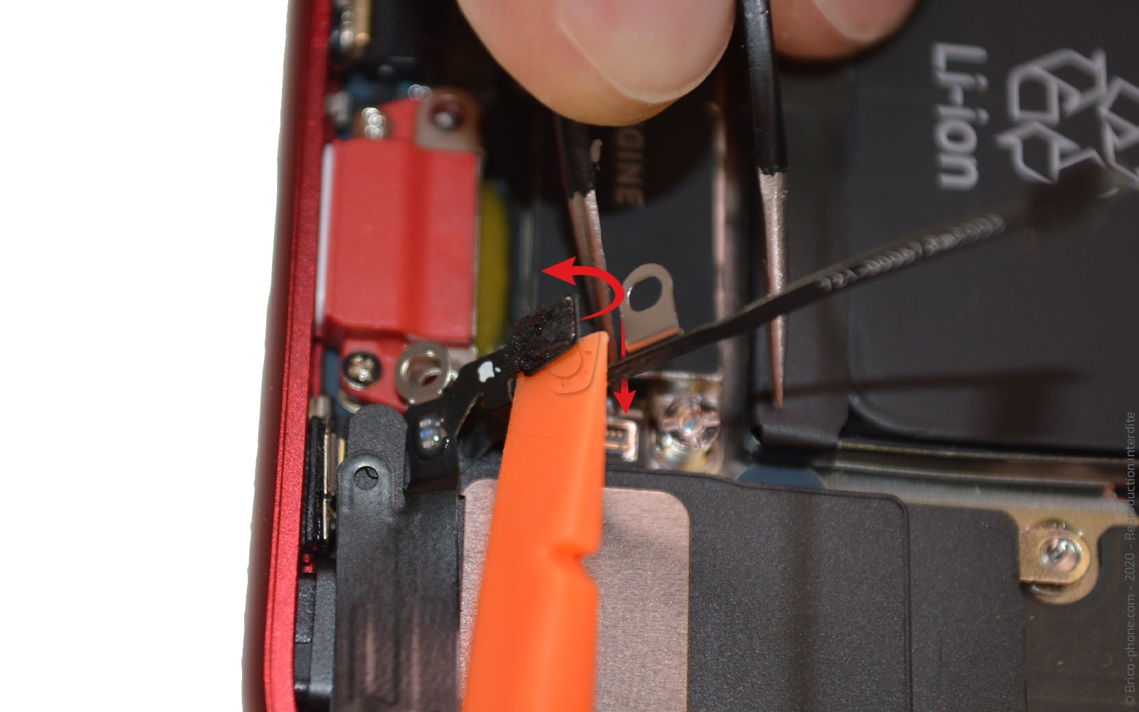 Remplacer le connecteur de charge  sur iPhone SE 2022 photo 2