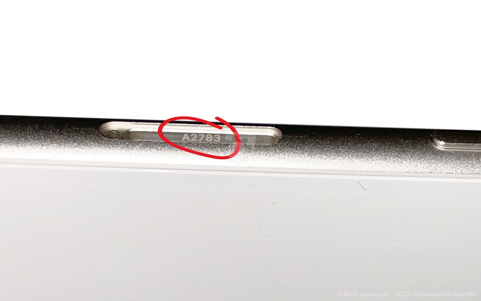 Remplacer le connecteur de charge  sur iPhone SE 2022 photo 2