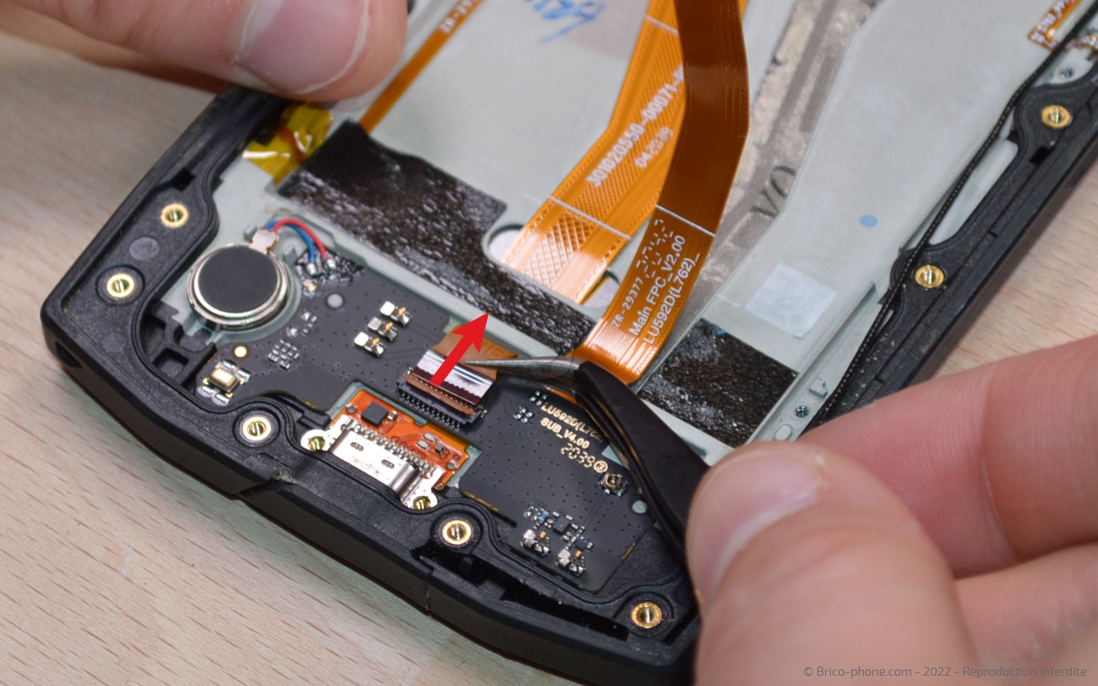 Comment remplacer le connecteur de charge sur Core-X4 photo 2