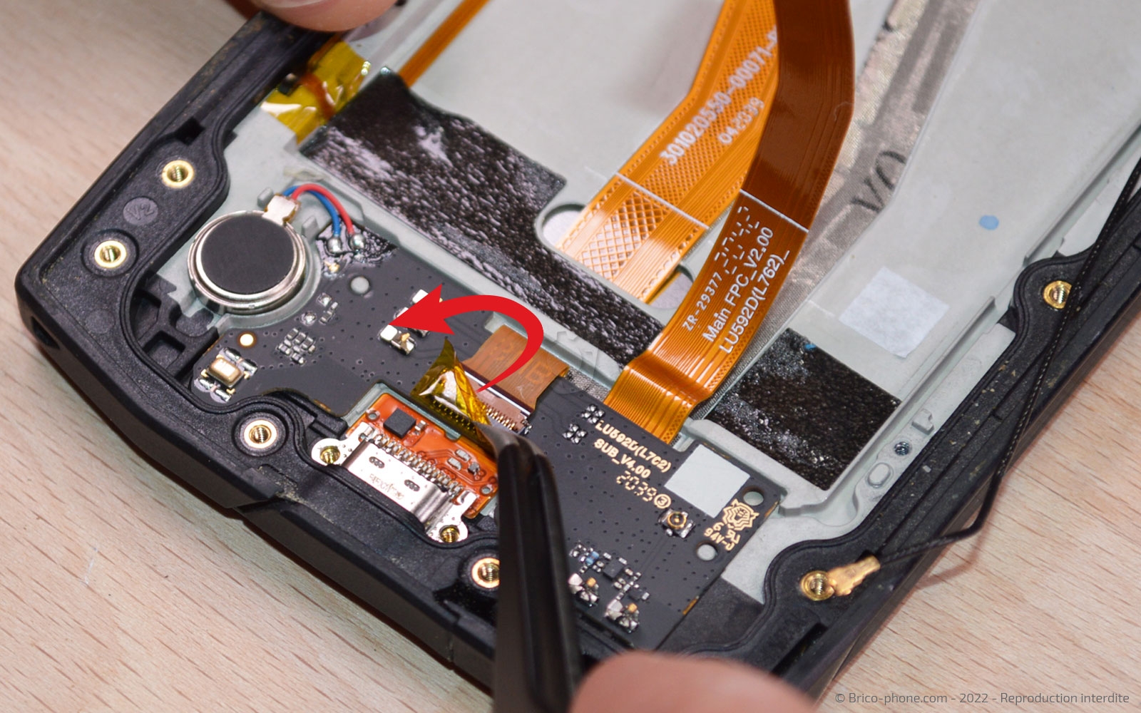 Comment remplacer le connecteur de charge sur Core-X4 photo 3