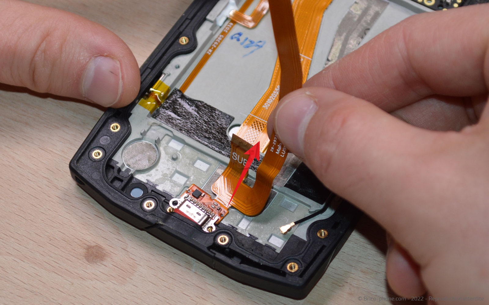 Comment remplacer le connecteur de charge sur Core-X4 photo 3