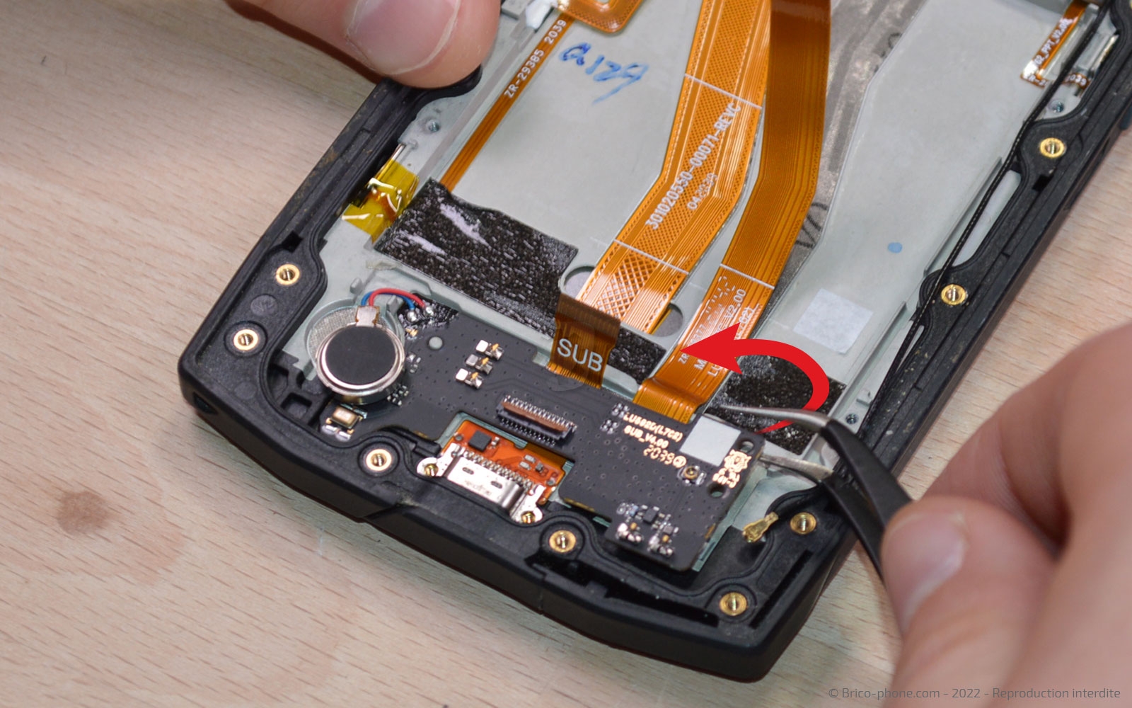 Comment remplacer le connecteur de charge sur Core-X4 photo 2