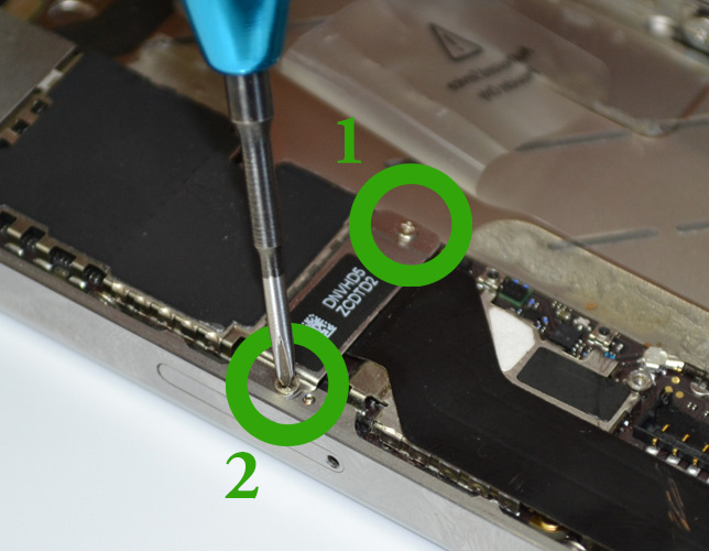 Changement de nappe bouton Home sur iPhone 4S photo 1