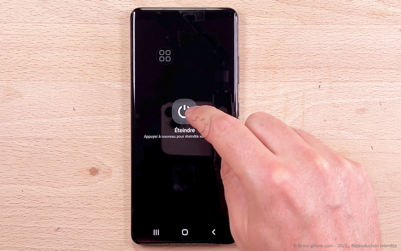Comment changer la vitre arrière sur Galaxy S21 Ultra photo 4