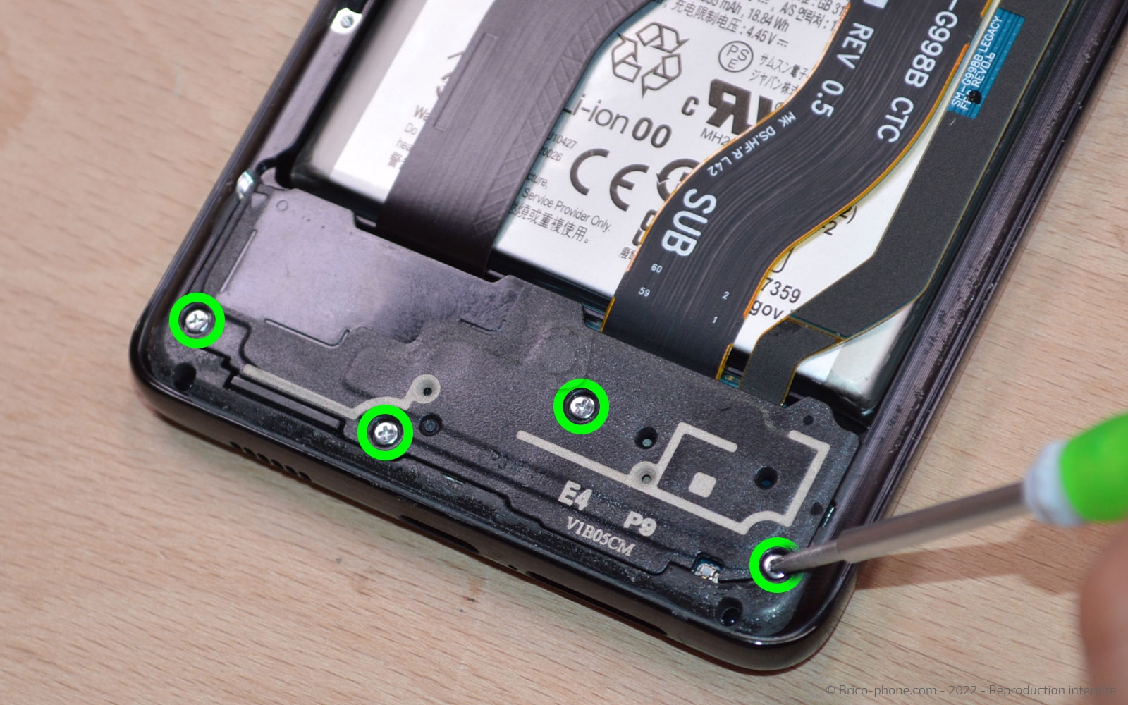 Comment remplacer le connecteur de charge sur Galaxy S21 Ultra photo 1