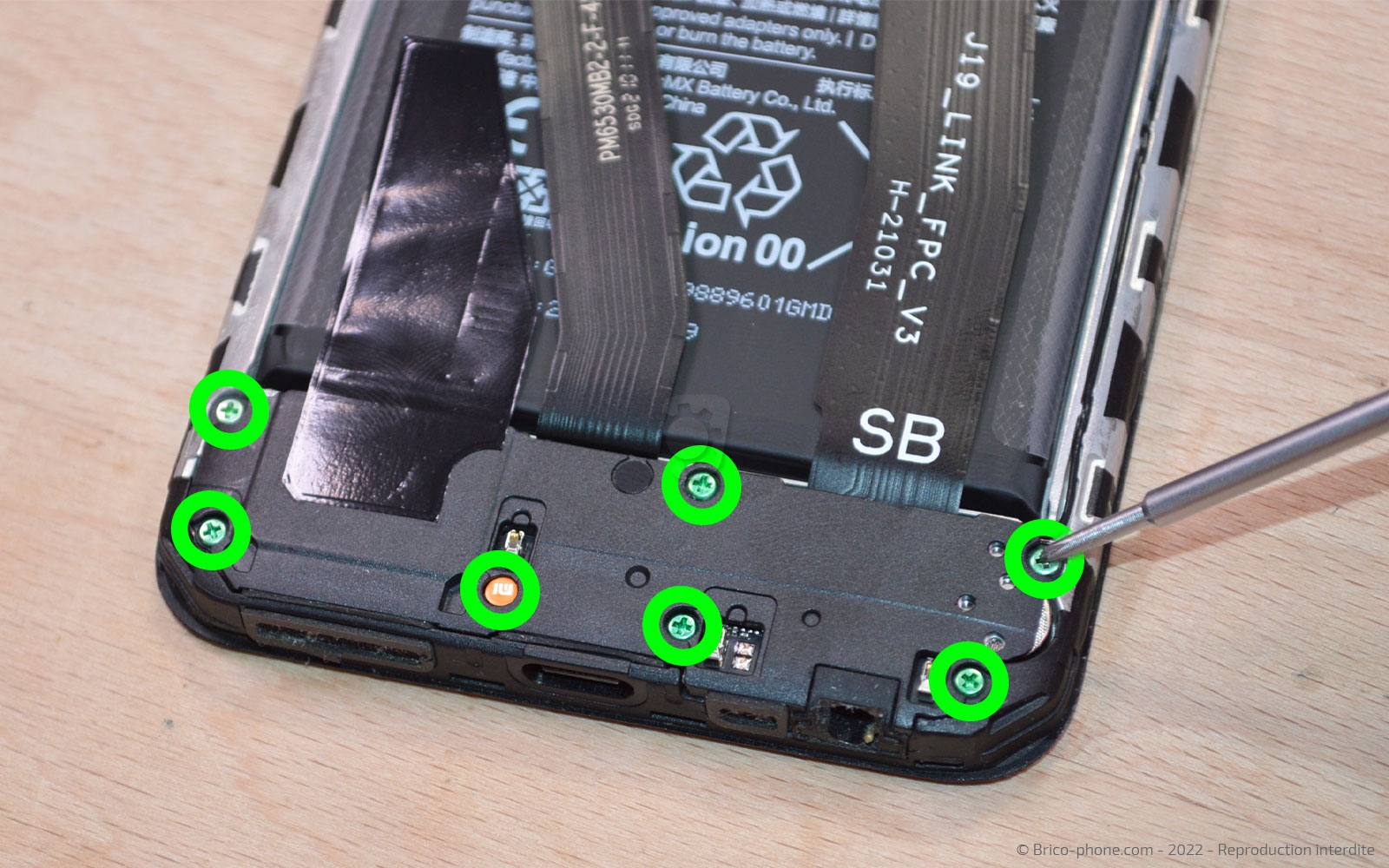 Comment remplacer l'écran (vitre + LCD) sur Redmi 9 photo 1