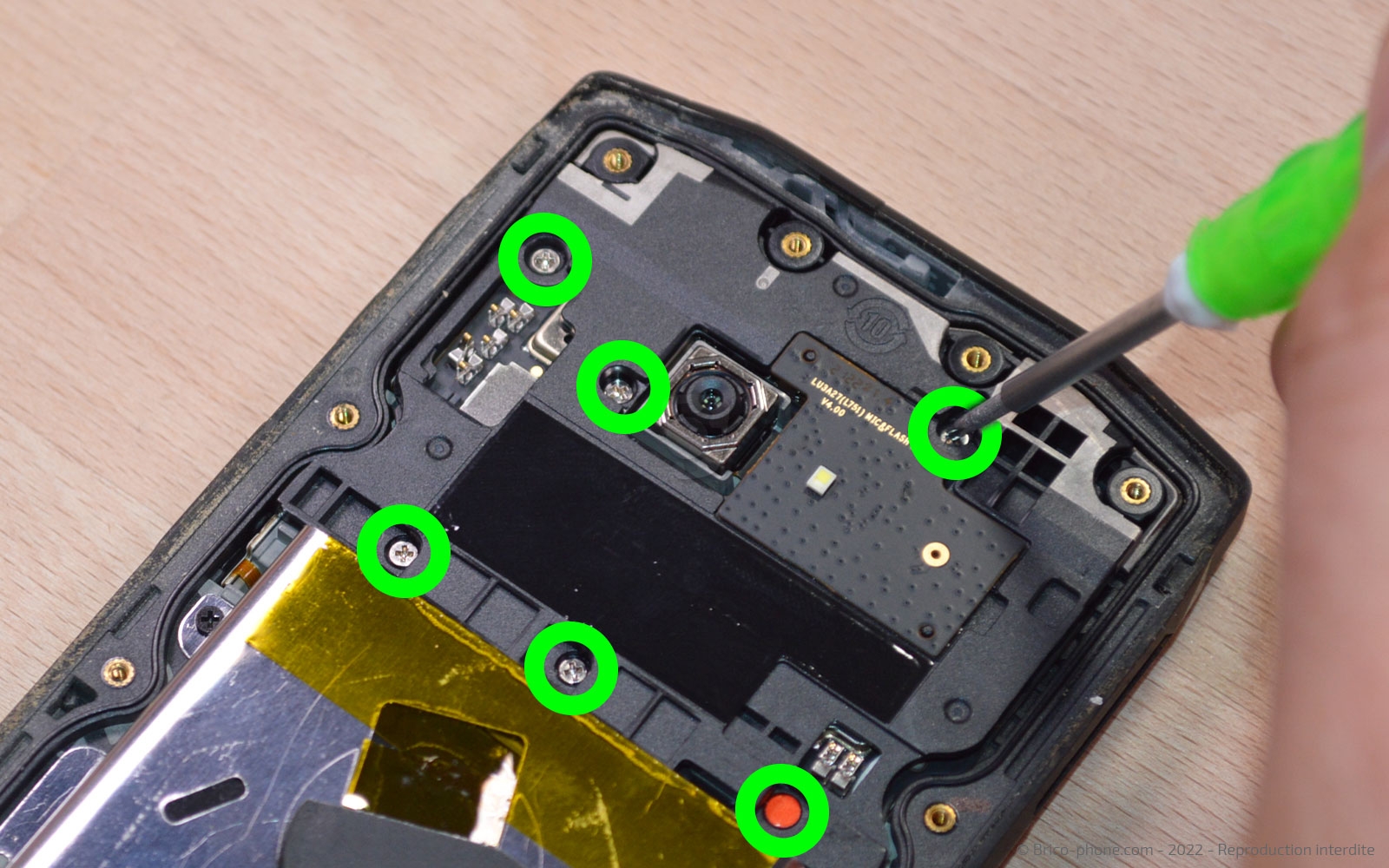 Comment changer la batterie sur Core-M5 photo 1