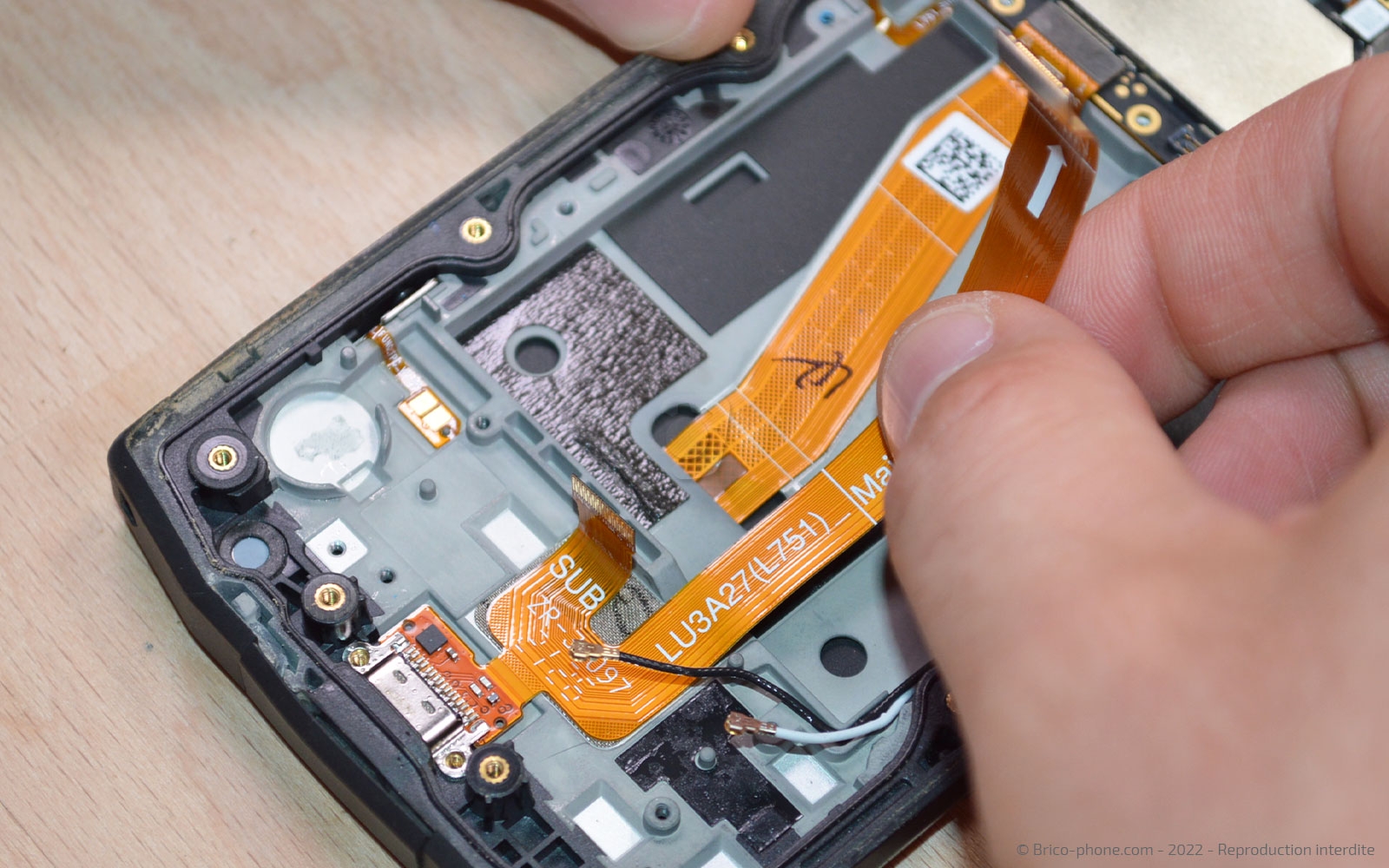 Comment changer le connecteur de charge sur Core-M5 photo 3