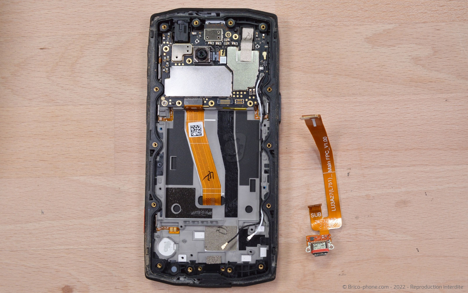 Comment changer le connecteur de charge sur Core-M5 photo 4