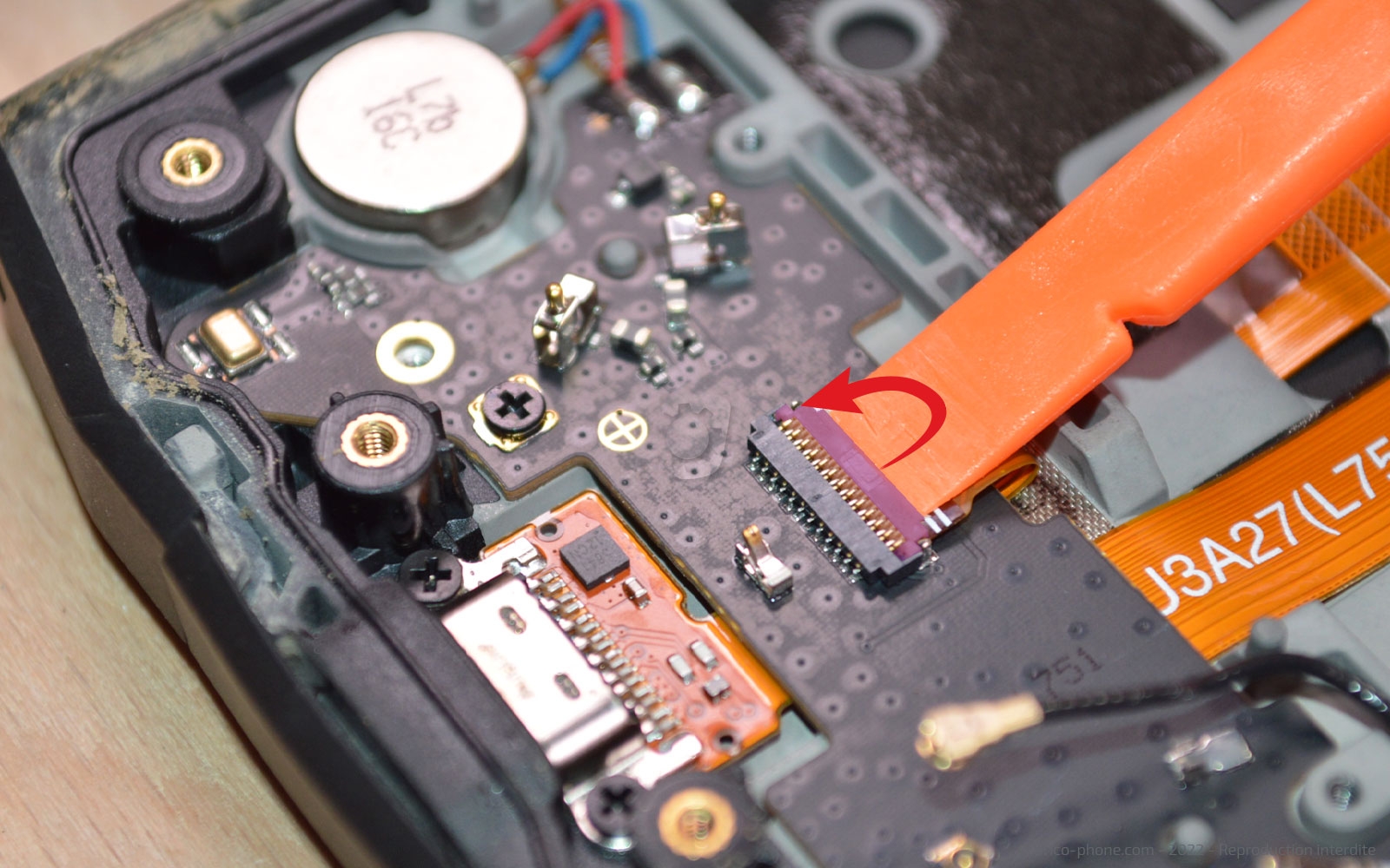 Comment changer le connecteur de charge sur Core-M5 photo 2