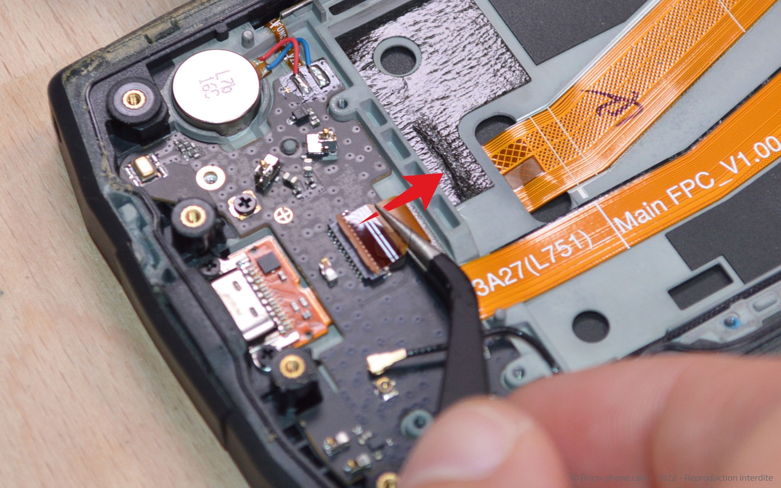 Comment changer le connecteur de charge sur Core-M5 photo 3