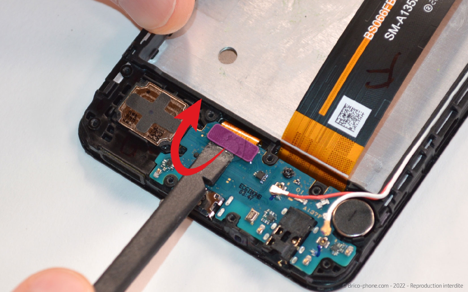 Comment changer le bloc écran sur Galaxy A13 photo 2