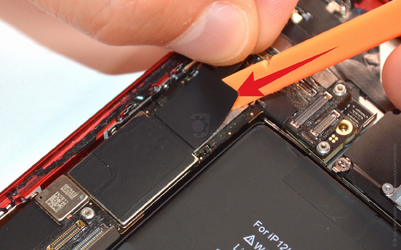 Comment remplacer la coque arrière sur iPhone 12 photo 4