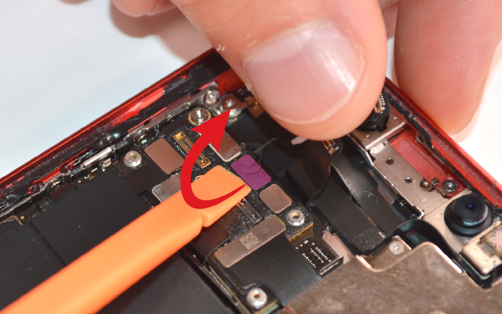 Comment remplacer la coque arrière sur iPhone 12 photo 2