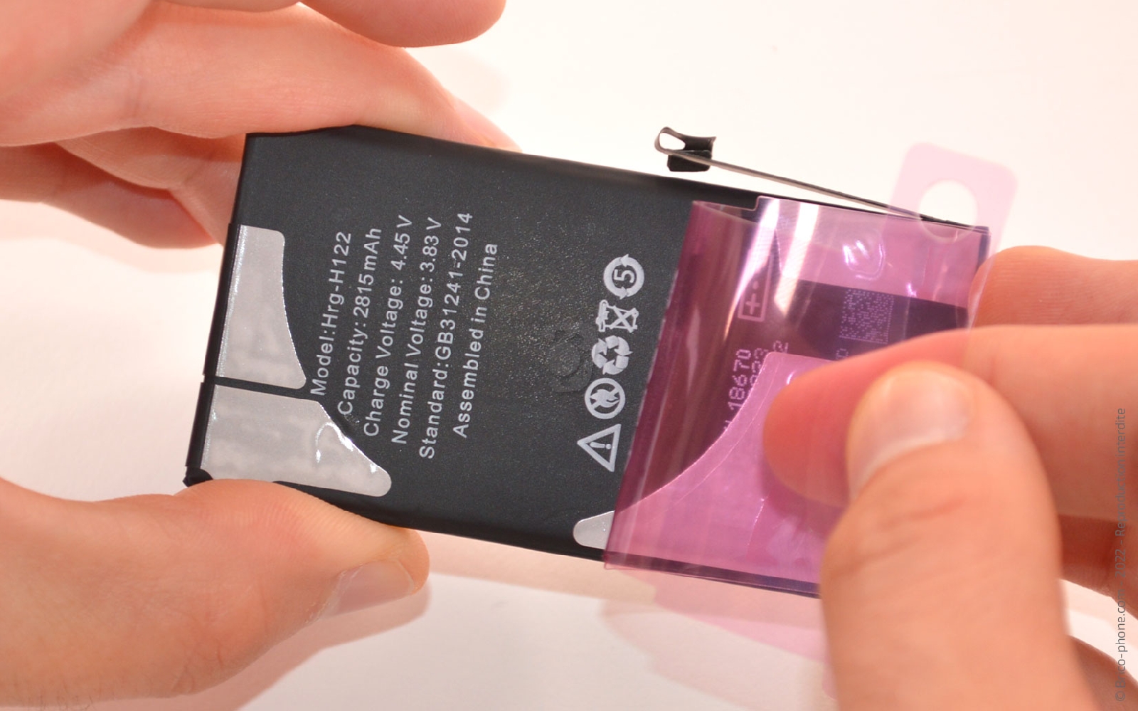 Comment remplacer la coque arrière sur iPhone 12 photo 4