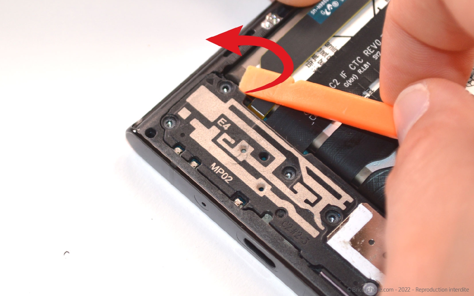 Comment changer le connecteur de charge sur Galaxy Note 20 Ultra 5G photo 2