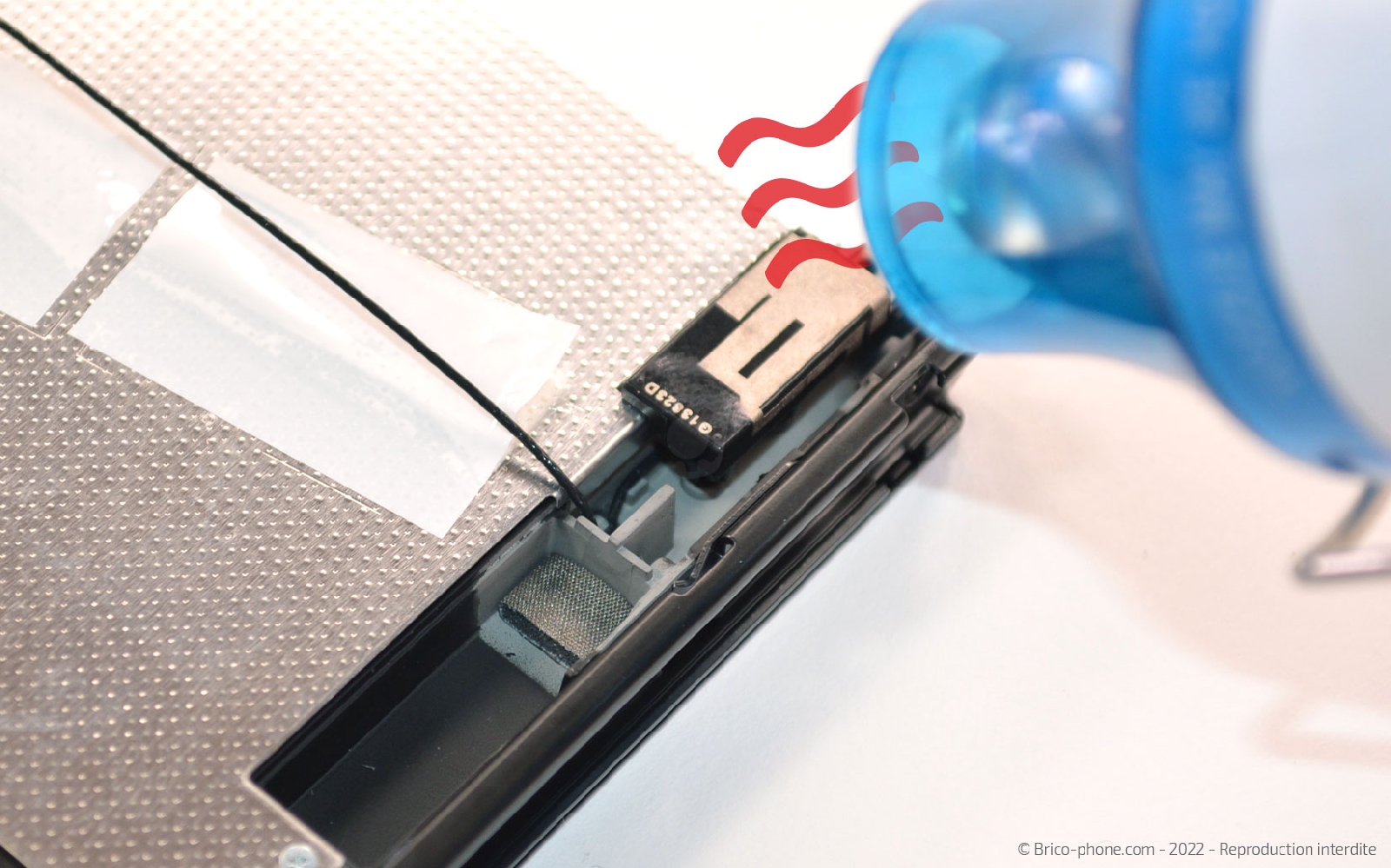 Comment remplacer une antenne réseau sur Switch Oled photo 1