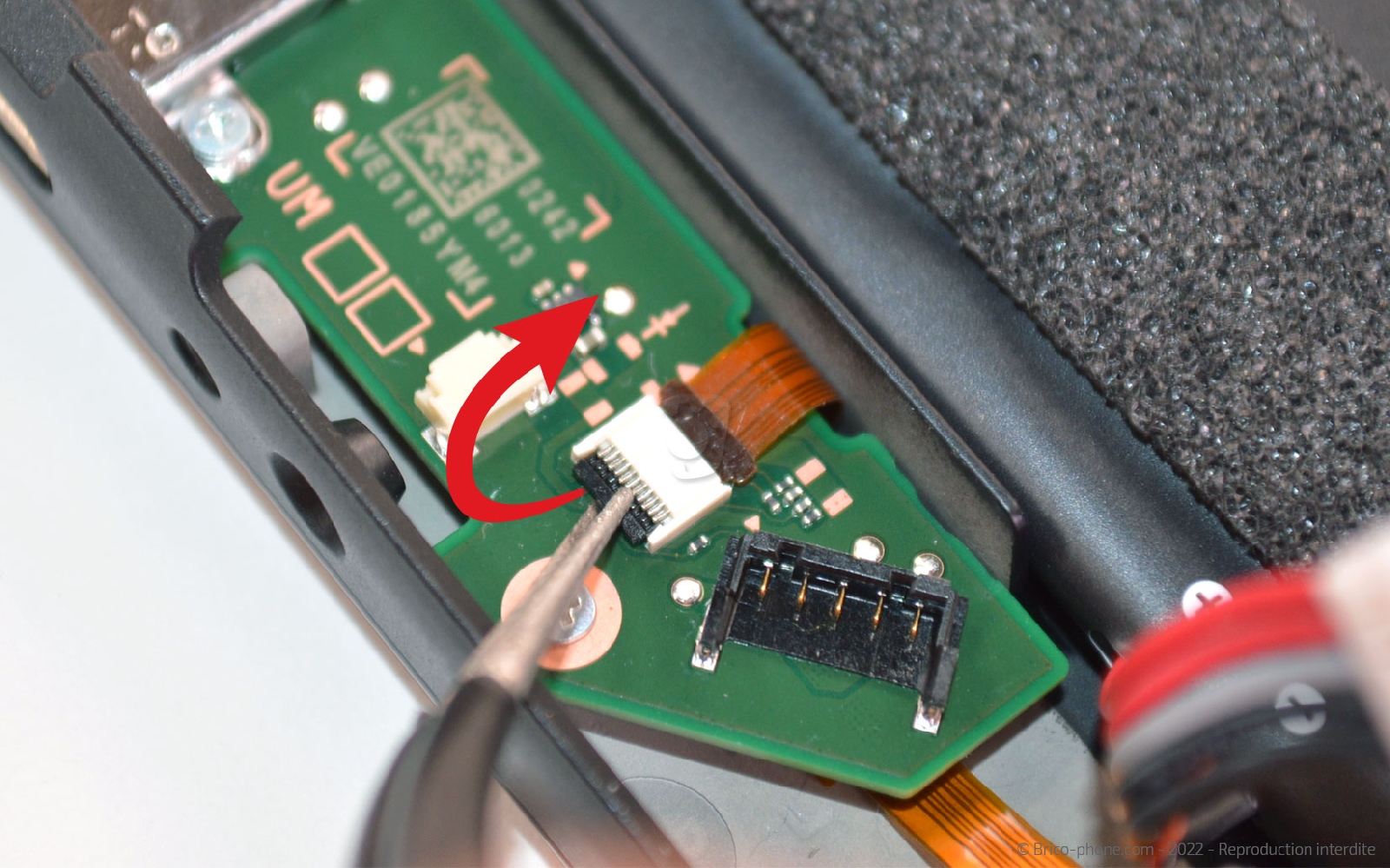 Comment remplacer les haut-parleurs sur Switch Oled photo 2