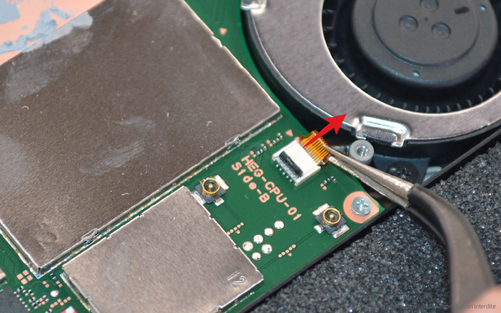 Comment remplacer les haut-parleurs sur Switch Oled photo 4