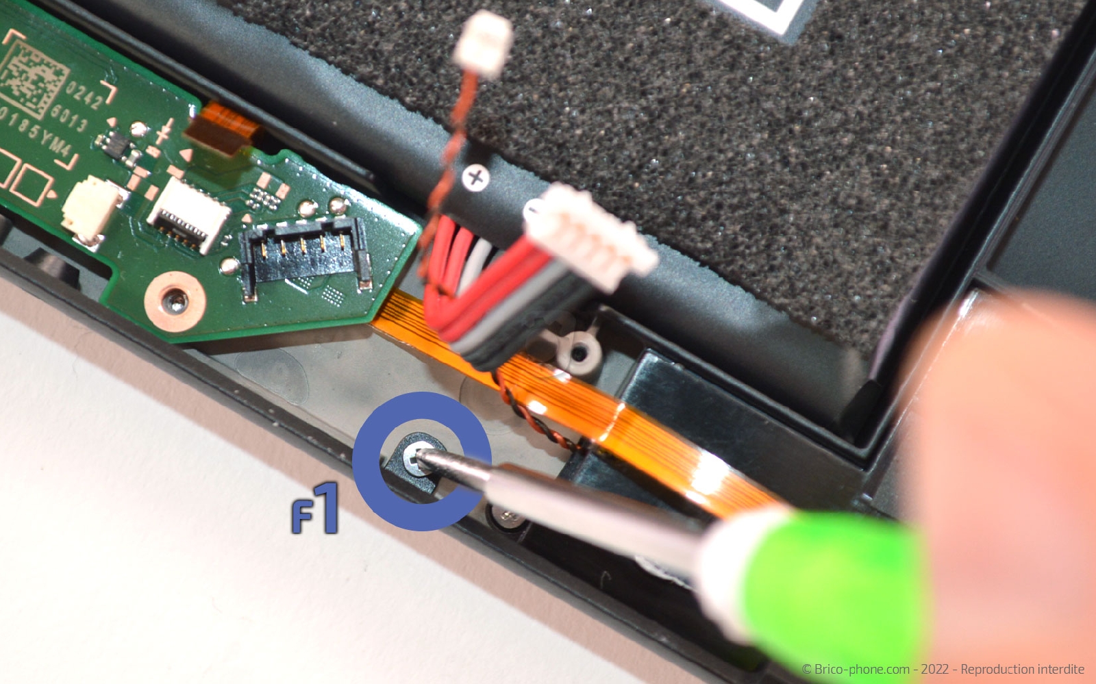 Comment remplacer les haut-parleurs sur Switch Oled photo 2