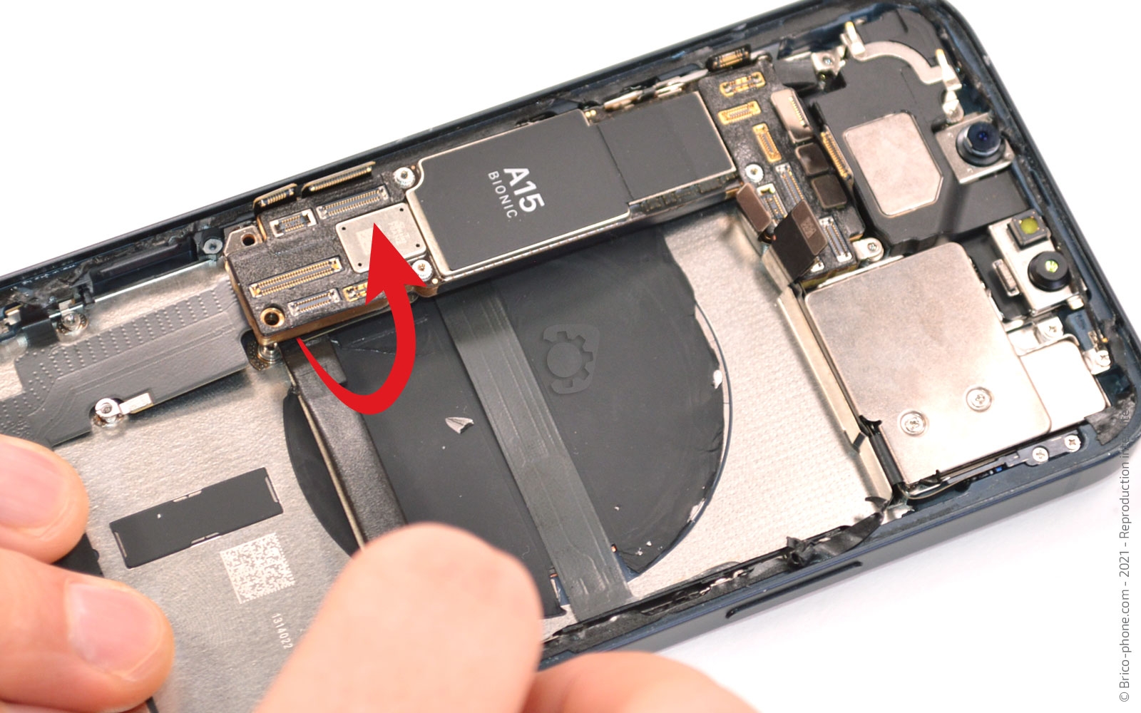 Comment remplacer le châssis complet sur iPhone 13 photo 3