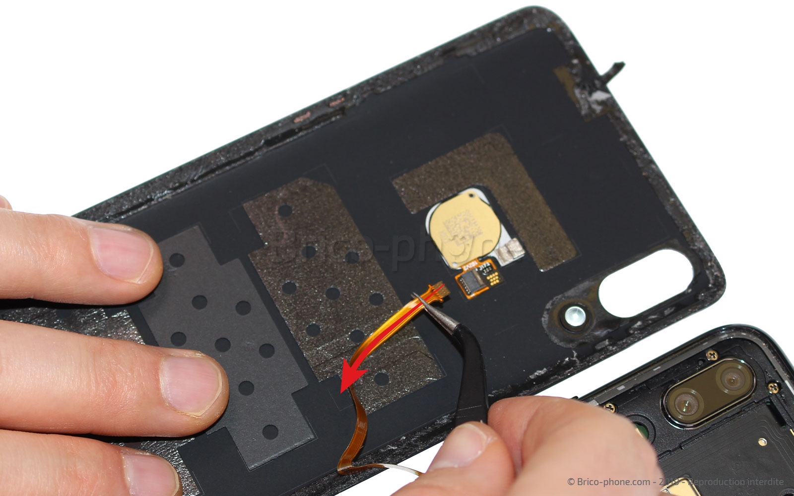 Comment changer ma vitre arrière de smartphone ?  photo 3