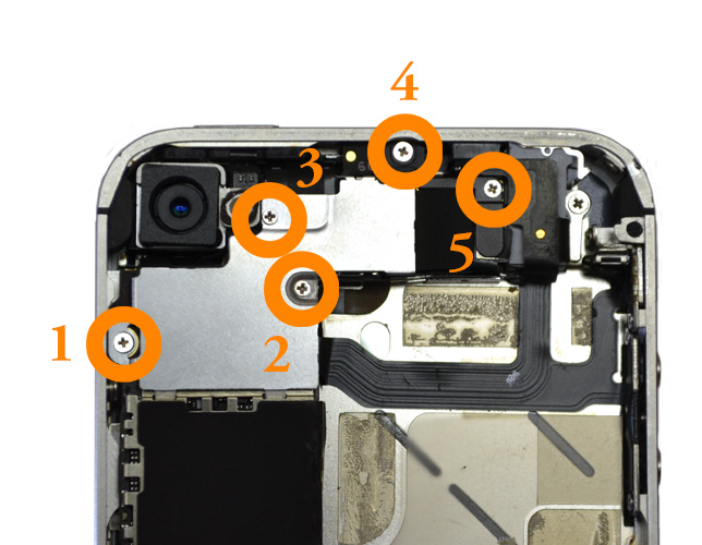 Désoxydation de la carte mère sur iPhone 4S photo 1