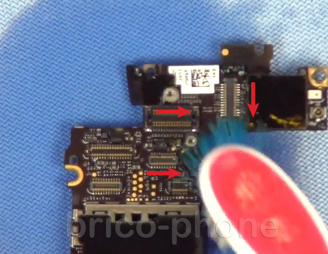 Désoxydation de la carte mère sur iPhone 4S photo 1