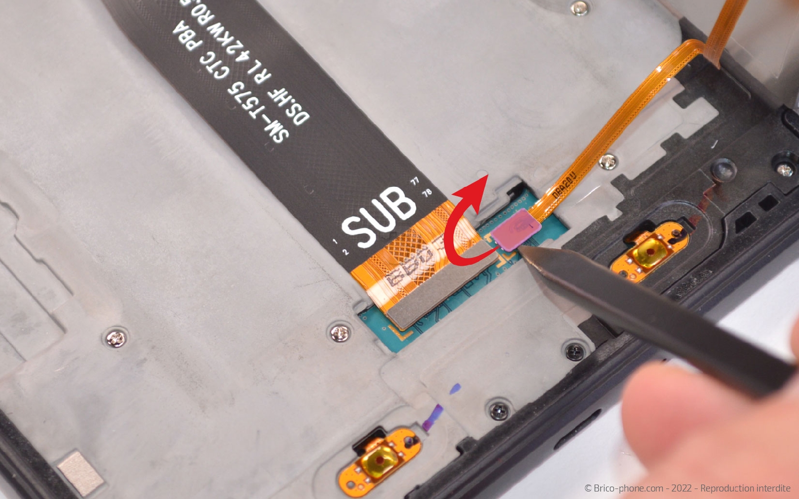 Comment remplacer l'écran sans les boutons sur Galaxy Tab Active 3 (SM-T575) photo 2