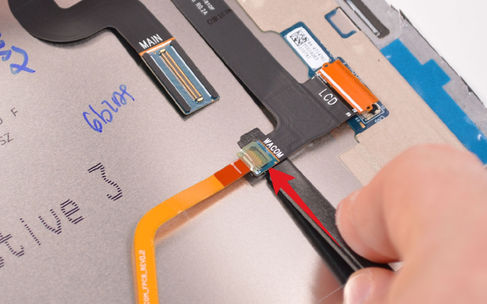 Comment remplacer l'écran sans les boutons sur Galaxy Tab Active 3 (SM-T575) photo 4