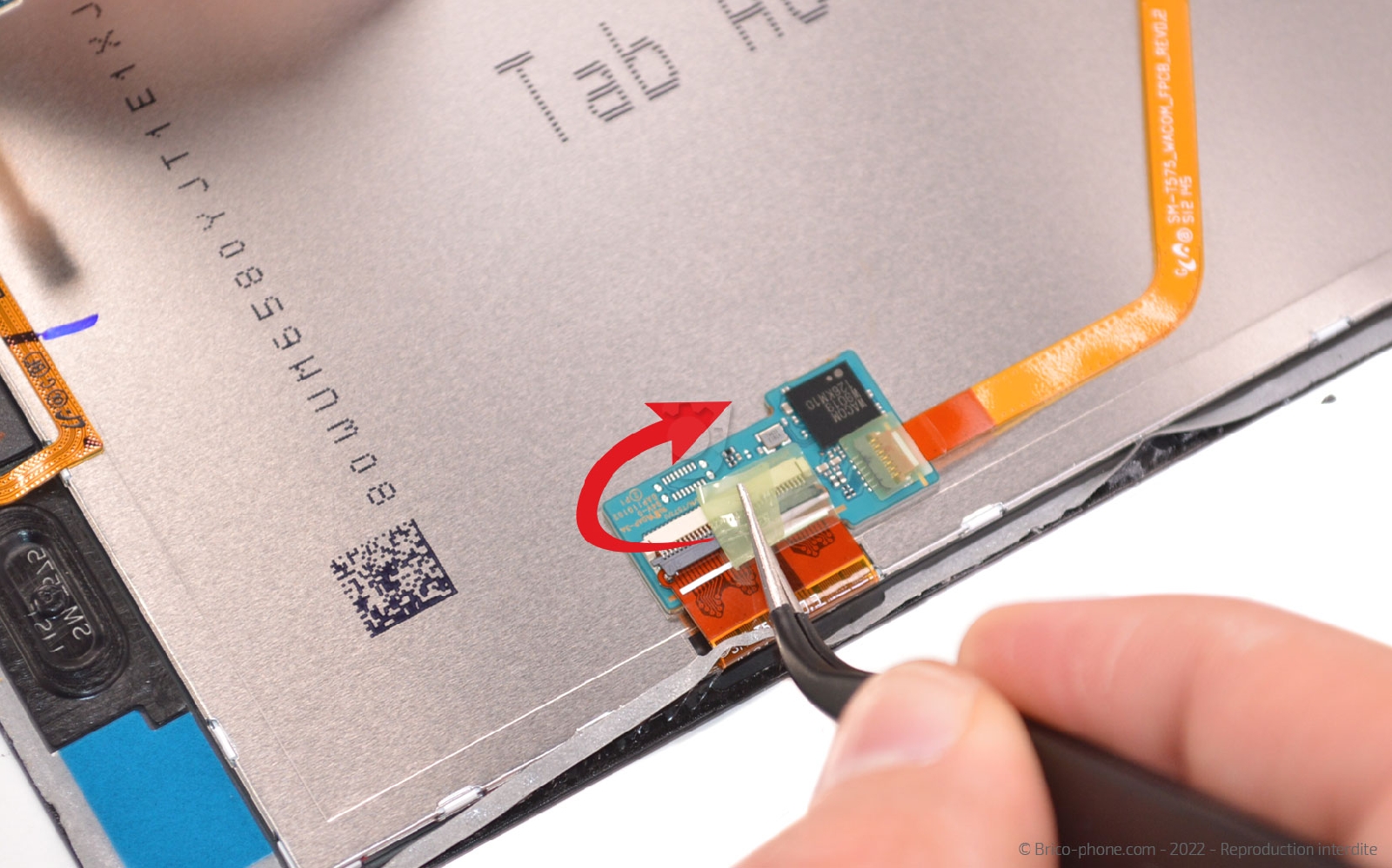 Comment remplacer l'écran sans les boutons sur Galaxy Tab Active 3 (SM-T575) photo 2